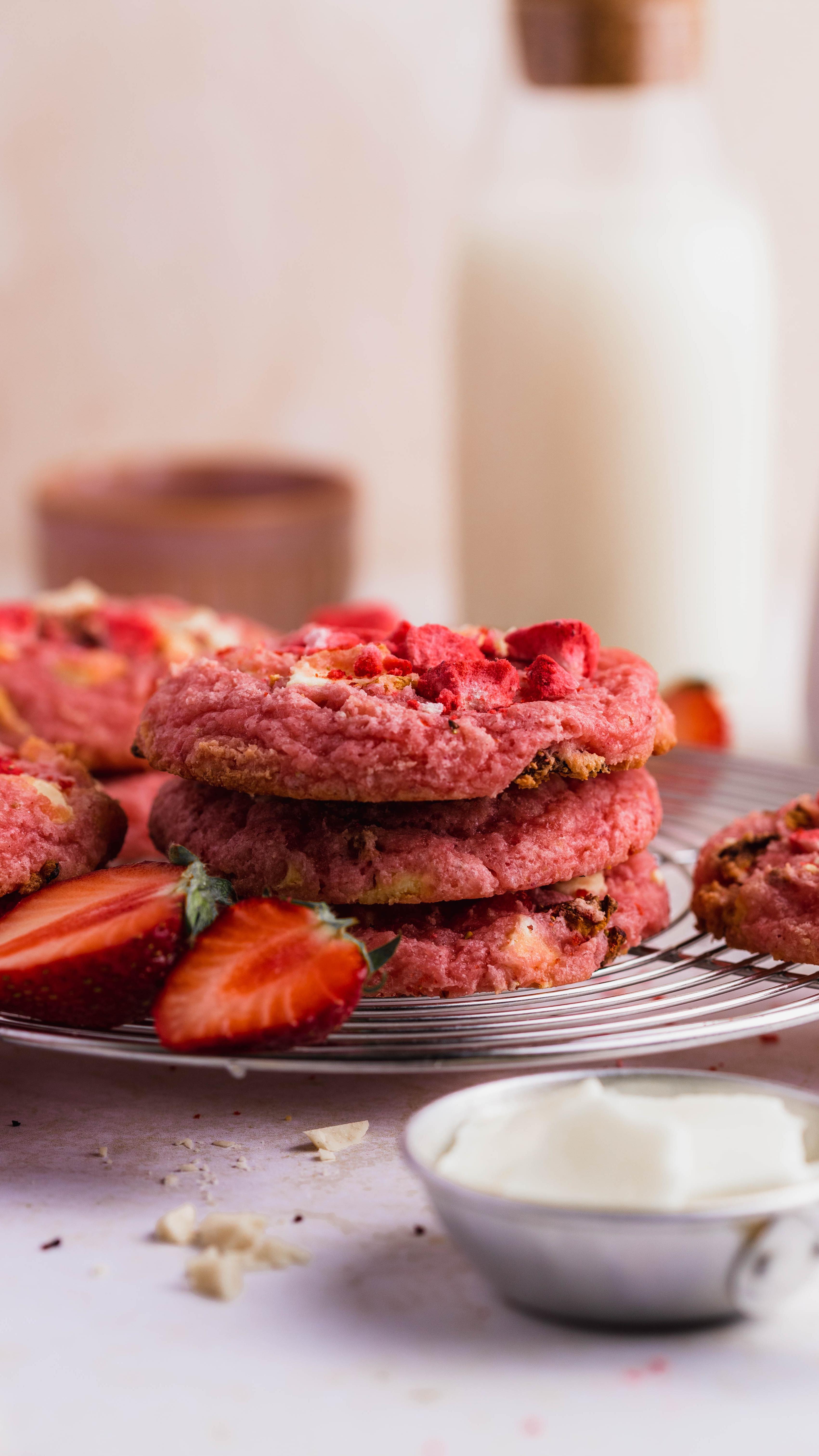 If you like strawberries, you'll love these strawberry cookies! They are chewy and full of juicy strawberry flavour, so delicious and fun to make🥰❤️ Get the recipe on the blog, link is in my bio!

https://thechestnutbakery.com/easy-vegan-strawberry-cookies/
Or search "strawberry cookies" in the search bar on the blog!

Have a nice start to the week my friends! 
:
:
:
:
:
#strawberrycookies #cookies #strawberries #vegancookies #cookierecipe #strawberrydesserts #環境に優しい #プラントベース #デザート #ベーキング #ビーガン #サスティナブル #ヴィーガン #ビーガンスイーツ #ビーガンレシピ
#veganfood #foodphotography #sustainalbelife #vegan #vegandessert #healthylifestyle #veganbaking #crueltyfree #veganrecipe #plantbased #baking #veganlife
