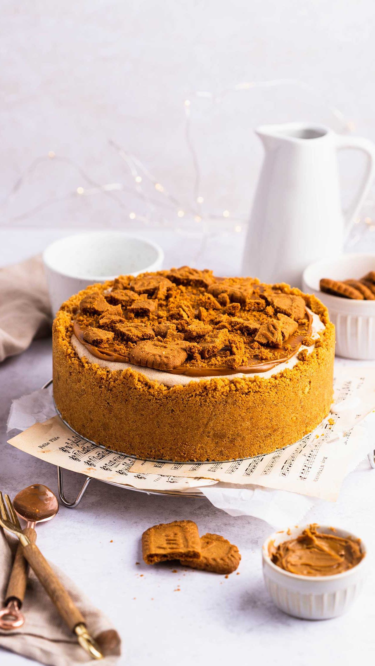 This biscoff cheesecake is one of the most popular recipes among my friends and family! It’s super easy to make, creamy, rich, and so delicious. If you like bisoff and cheesecake you’ll love it🥰 Find the recipe on the website!

https://thechestnutbakery.com/biscoff-cheesecake-easy-vegan
Or search “biscoff cheesecake” in the search bar on the website!

Wishing you all a lovely Wednesday!
:
:
:
:
:
#biscoffcheesecake #cheesecake #vegancheesecake #nobakedesserts #nobakecheesecake #nobake #veganbiscoffcheesecake #veganfood  #sustainalbelife #baking #vegan #healthylifestyle #veganbaking #foodphotography #crueltyfree #veganrecipe #veganlife #plantbased # #サスティナブル #ヴィーガン #デザート #ベーキング #ヴィーガン #ビーガンレシピ #ビーガンスイーツ #プラントベース